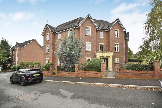 White Lee Croft, Atherton, Manchester 2 bed flat for sale