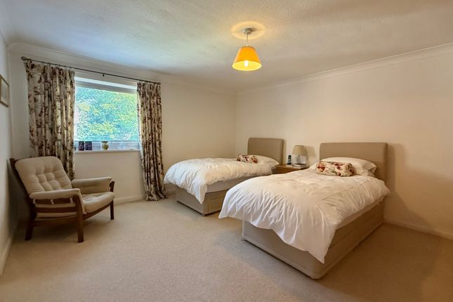 Thornhill Road, Tyne and Wear NE12 2 bed apartment for sale