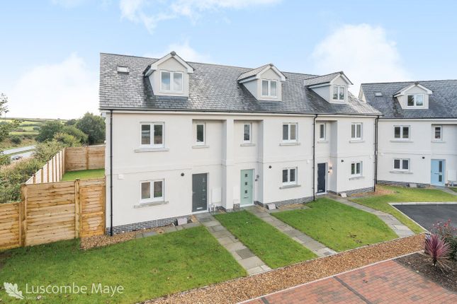 4 bedroom end of terrace house for sale