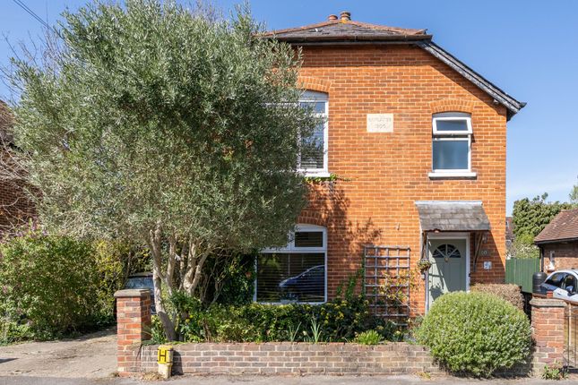 Oakdene Road, Brockham 4 bed detached house for sale