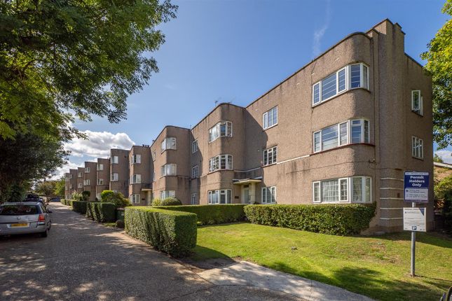 Sutton Common Road, Sutton 2 bed flat for sale