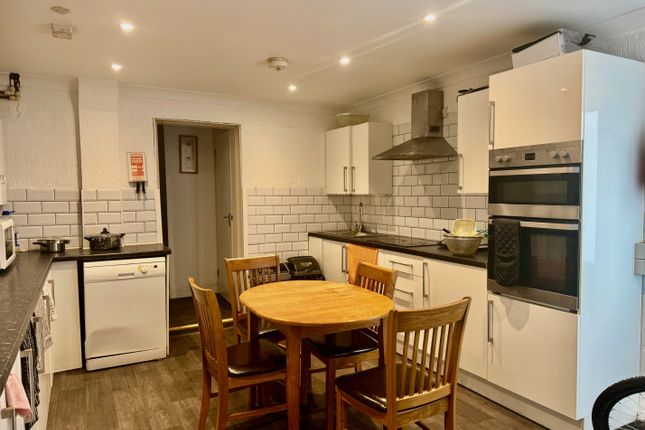 5 bed end terrace house