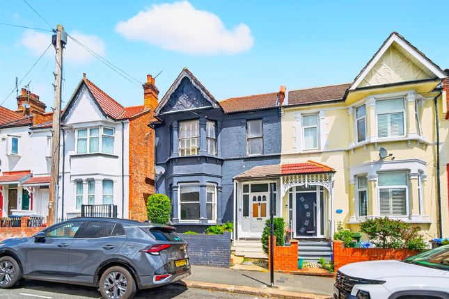 4 bed detached house