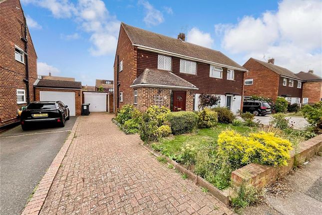 The Avenue, Greenacres, Aylesford, Kent 3 bed semi