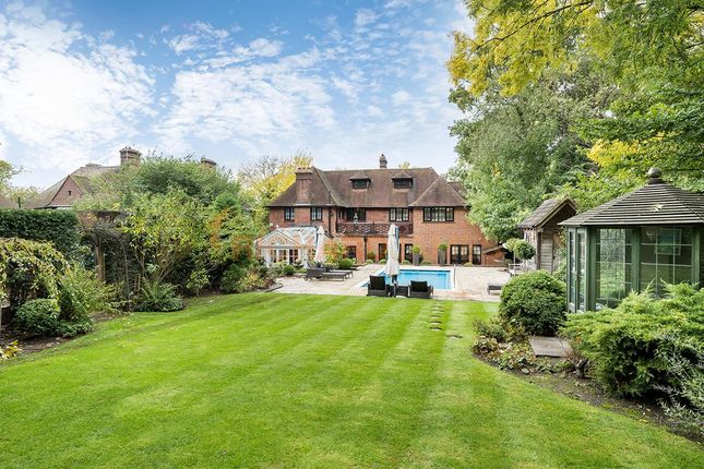 Winterstoke Gardens, Mill Hill, NW7 5 bed detached house for sale