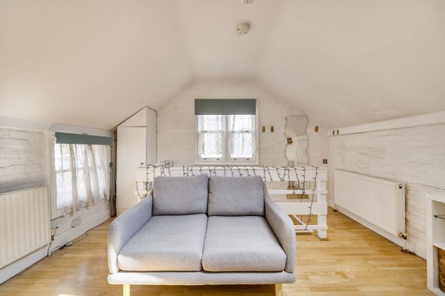 Uxbridge Road, London 1 bed maisonette for sale