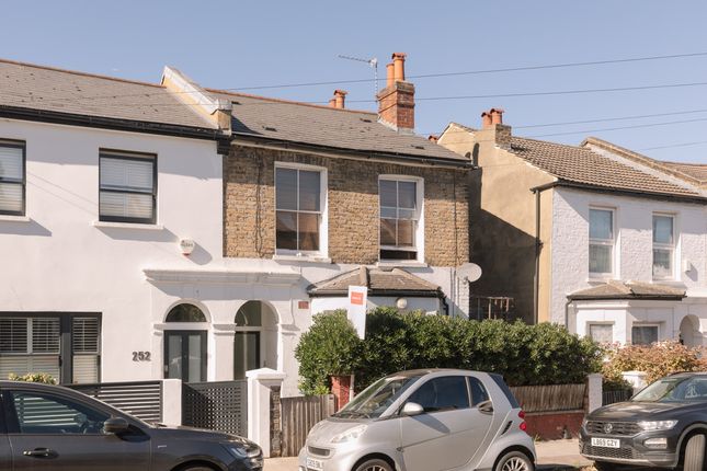 1 bedroom ground floor flat for sale