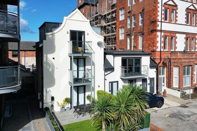 1a Argyle Road, Whitby 2 bed end of terrace house for sale