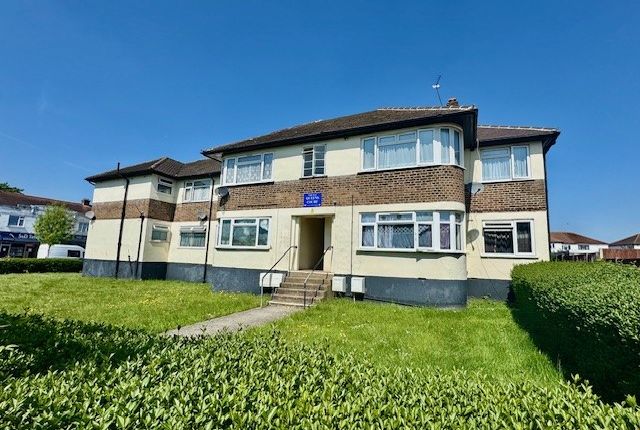 Kenton Lane, Harrow HA3 2 bed flat for sale