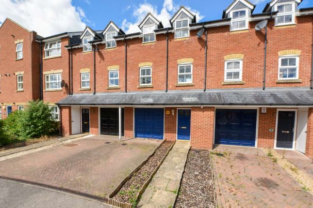 4 bedroom terraced house for sale