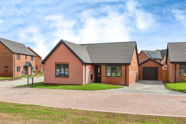 2 bedroom detached bungalow for sale