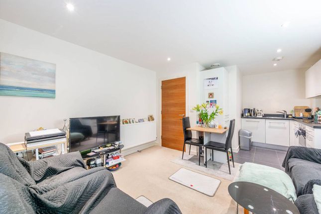 Stanmore Place, Stanmore, HA7 1 bed flat for sale