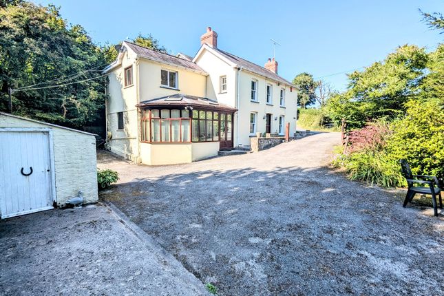 Penybont, Carmarthen, Carmarthenshire. 3 bed detached house for sale