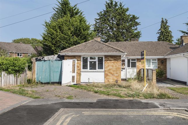 Ravensbourne Drive, Woodley, Reading 2 bed semi
