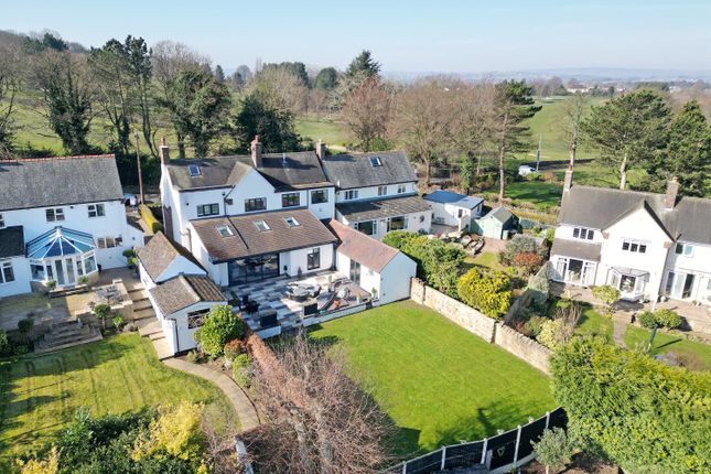 Highgate Lane, Dronfield, Derbyshire... 4 bed detached house for sale