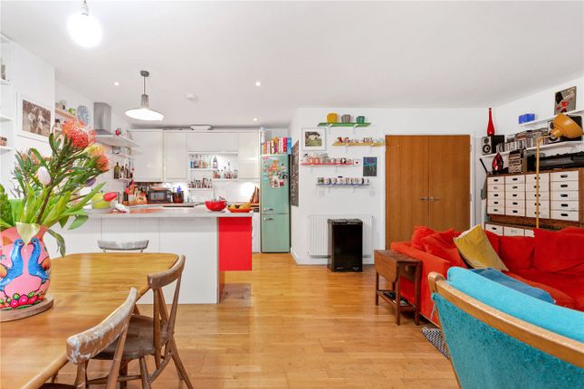 Goldsmiths Row, London, E2 4 bed apartment for sale