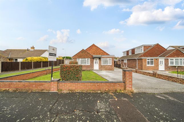 Haslar Crescent, Waterlooville 3 bed detached bungalow for sale