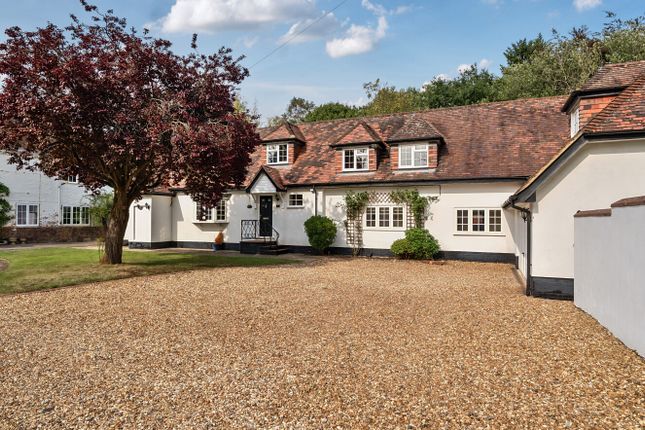 West Road, Berkshire RG40 6 bed detached house for sale