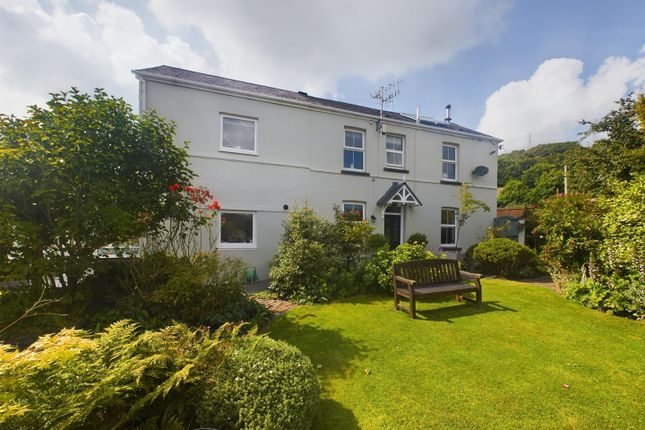 Tyrwaun, Pwll, Llanelli 3 bed detached house for sale