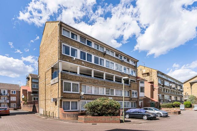 Garnies Close, London, SE15 4 bed apartment for sale
