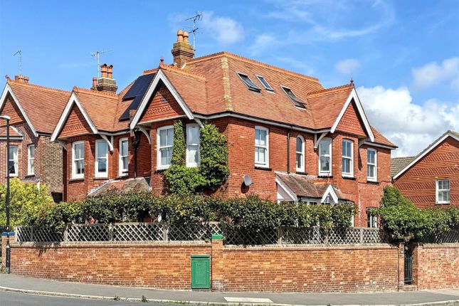 4 bedroom semi-detached house for sale