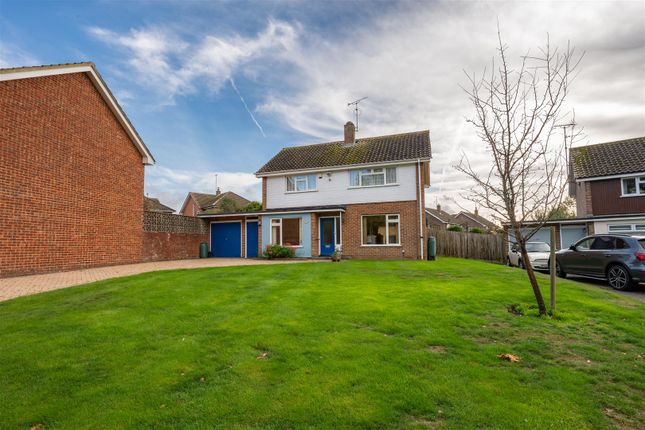 Grovelands Close, Burgess Hill 3 bed detached house for sale