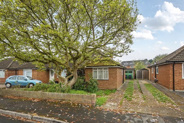 Foxlake Road, Byfleet, KT14 2 bed bungalow for sale