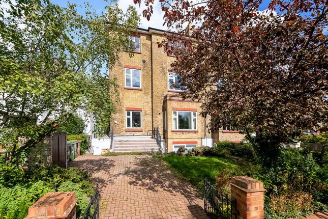 Border Road, Sydenham, London, SE26 2 bed apartment for sale