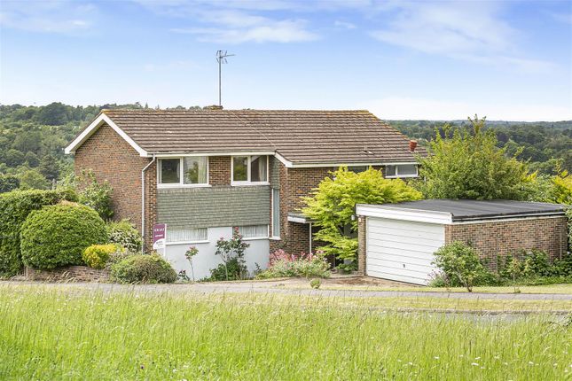 WINDMILL DRIVE, SOUTH LEATHERHEAD, KT22 5 bed detached house for sale