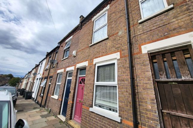 Luton LU1 2 bed terraced house for sale