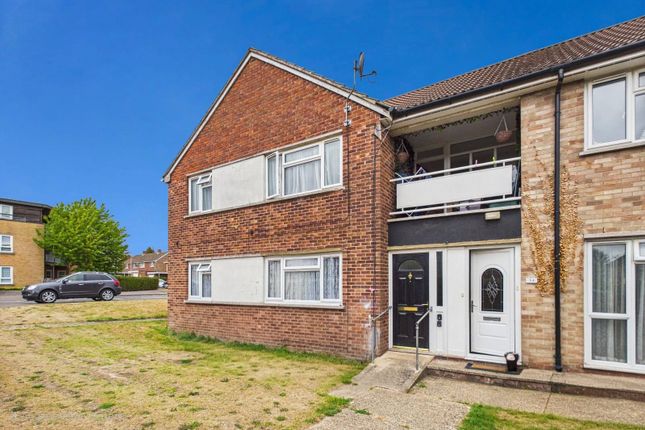 Redfield Court, Newbury, Berkshire, RG14 2 bed apartment for sale