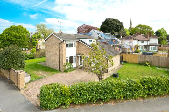 Parsons Mead, East Molesey, Surrey, KT8 3 bed detached house for sale