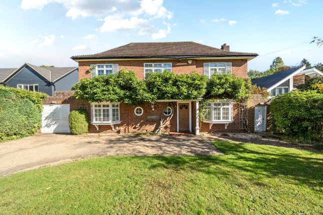 The Highlands, East Horsley, KT24 4 bed detached house for sale