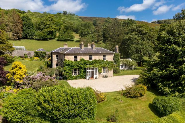 6 bedroom detached house for sale