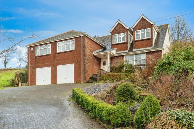 6 bed detached house