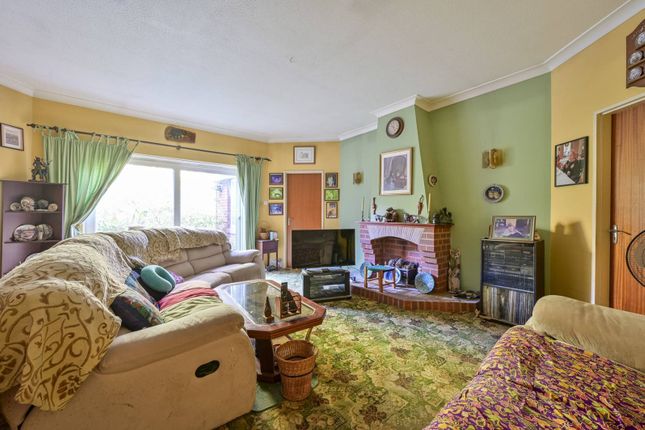 Mostyn Road, Merton Park, London, SW19 3 bed bungalow for sale