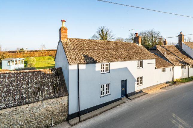 2 bedroom link detached house for sale