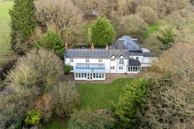 Spinning Wheel Lane Binfield... 5 bed detached house for sale