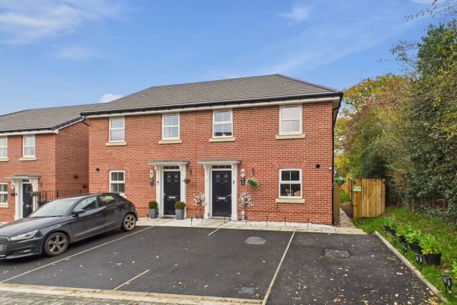 Moore Drive, Tiverton EX16 3 bed semi