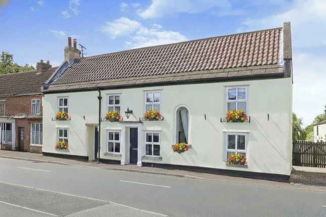 4 bedroom semi-detached house for sale