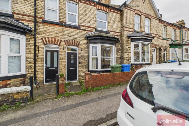 Stepney Avenue, Scarborough 2 bed terraced house for sale