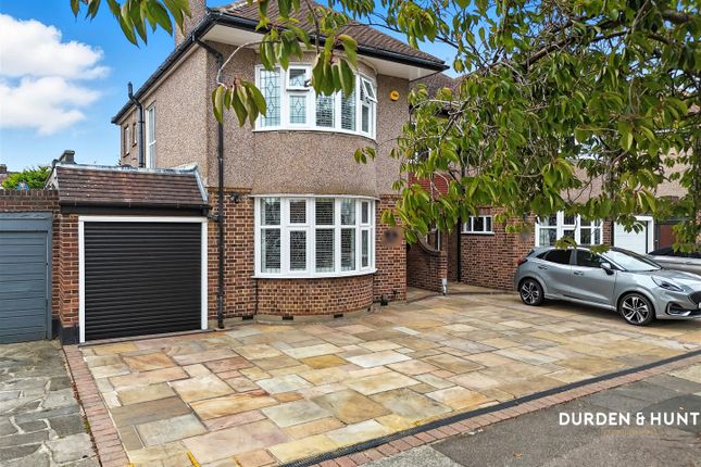 Argyle Gardens, Upminster, RM14 3 bed semi