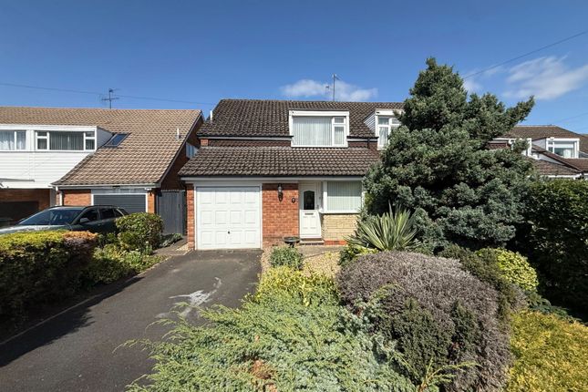Portland Drive, Stourbridge DY9 3 bed semi