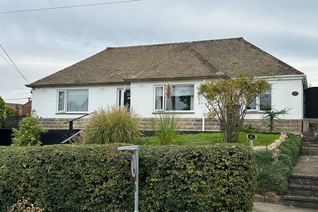 Priors Hill, Wroughton, Swindon, SN4 3 bed bungalow for sale