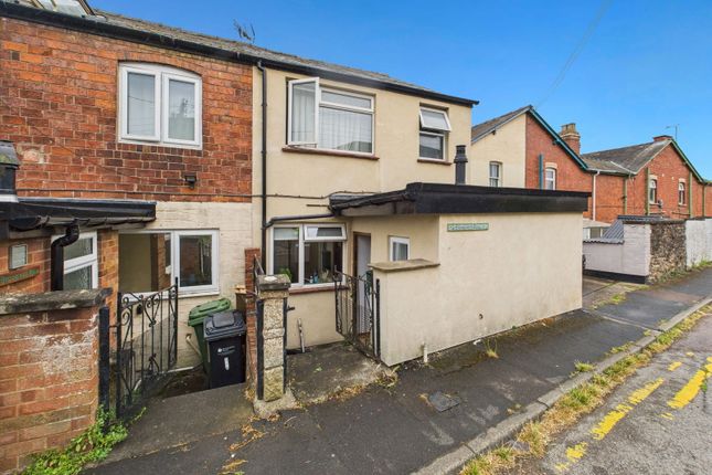 Brookfield Road, Ross