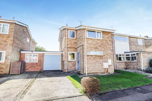 Dove House Close, Bromham, Bedford 4 bed semi