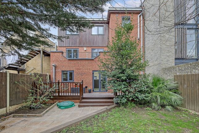 Sprowston Mews, London E7 4 bed detached house for sale