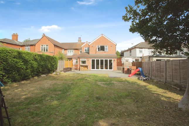 4 bedroom semi-detached house for sale