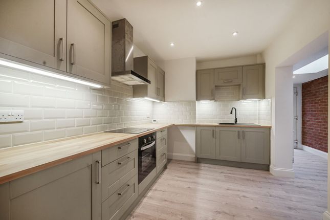 London Road, Wokingham, RG40 1 bed ground floor flat for sale