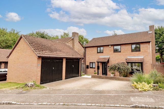 Linden Grove, Milton Keynes MK14 4 bed detached house for sale